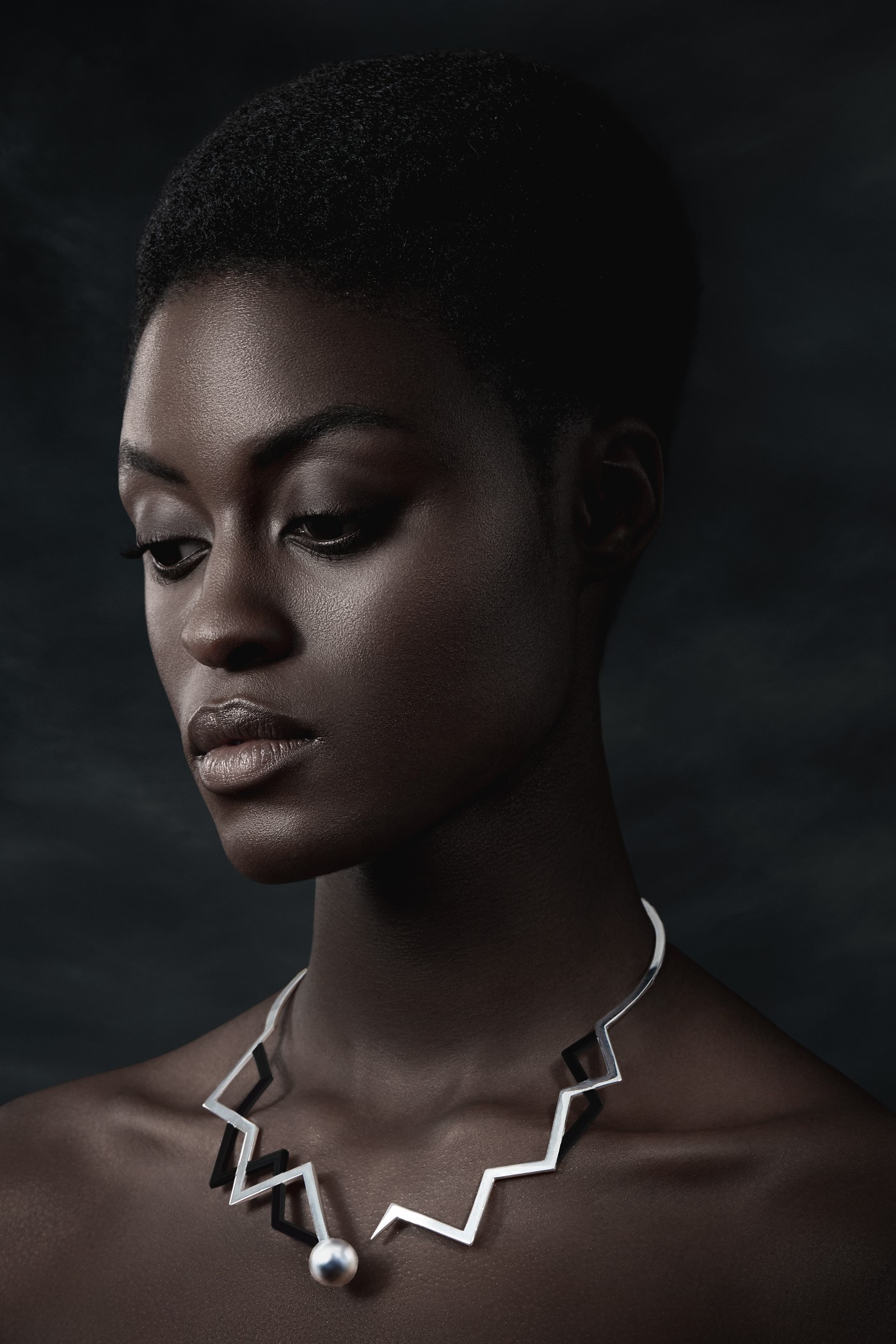 Jewelry Retouch-黑珍珠图片