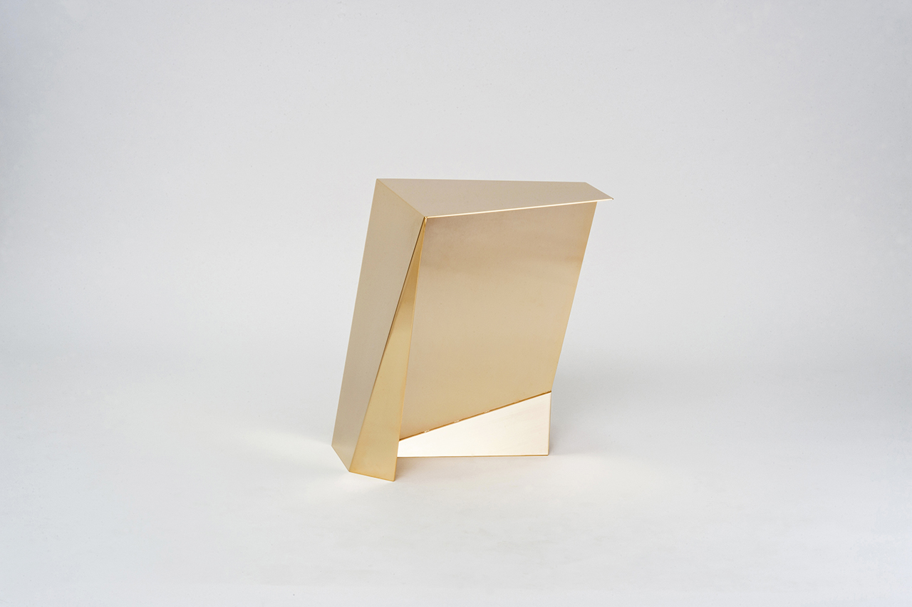 采用轻盈挑战重力的Thinness椅子系列---酷图编号1282630