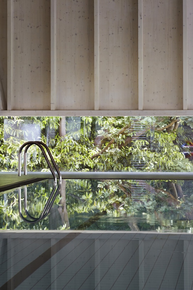 英国三个木质尖顶下的Alfriston社区体育馆---酷图编号12