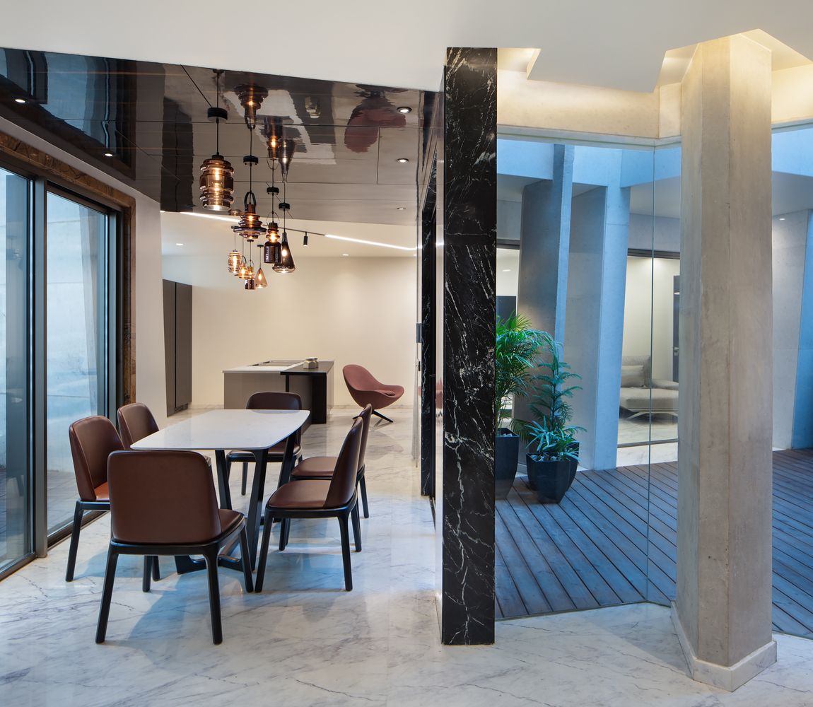 印度1340平米裂开的房屋---酷图编号1284342