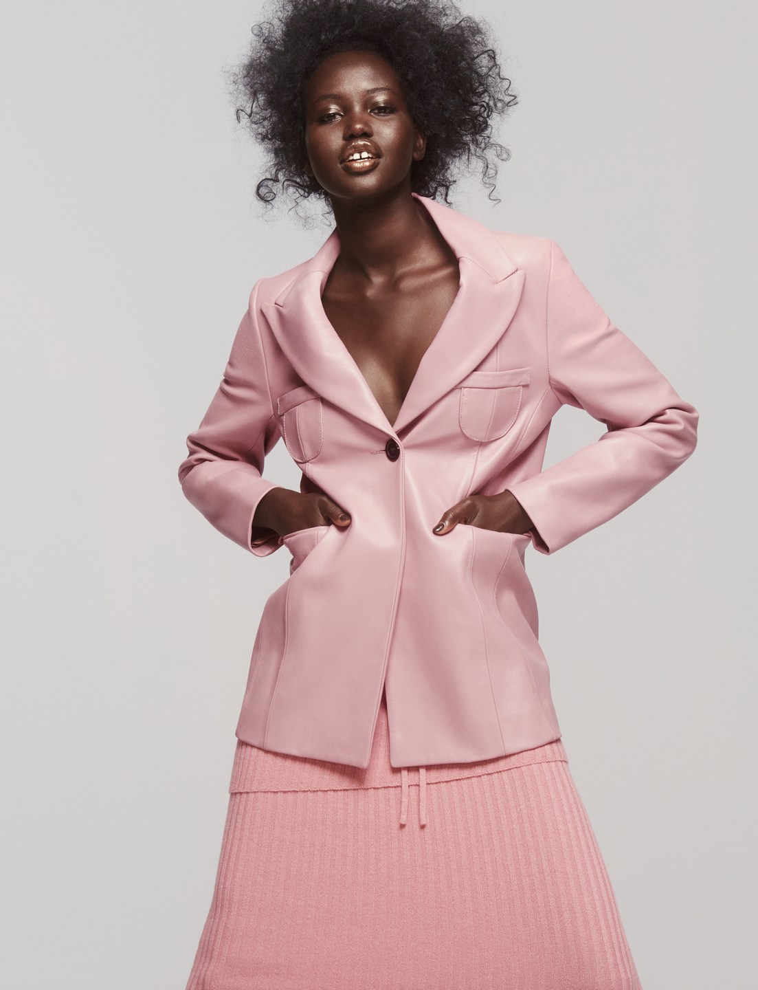 Adut Akech-英国版Vogue---酷图编号1