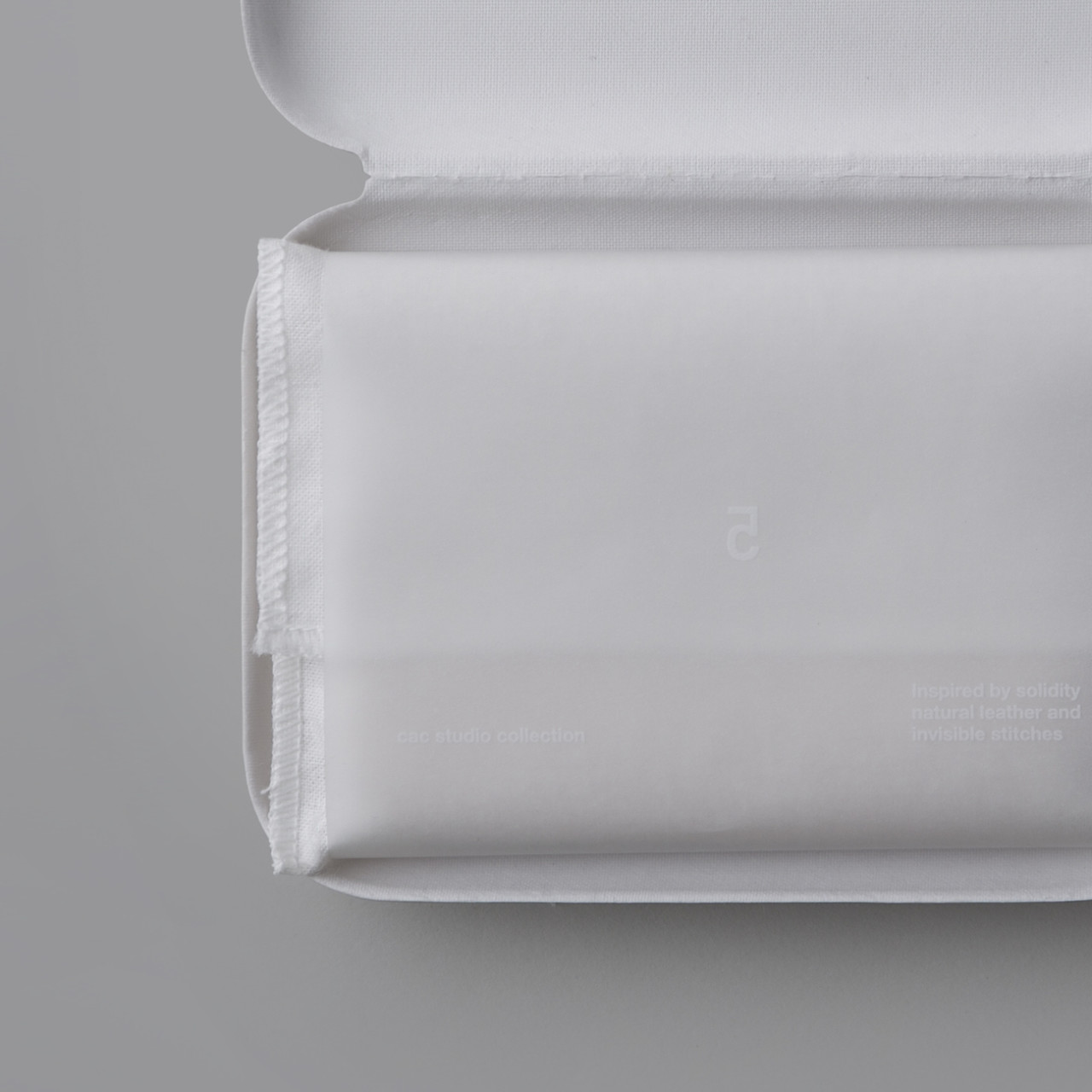 Yeongkyu Yoo创作的一系列极简主义钱包---酷图编号7