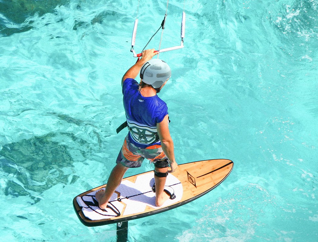 由两层组成形式独特的安全帽---酷图编号19
