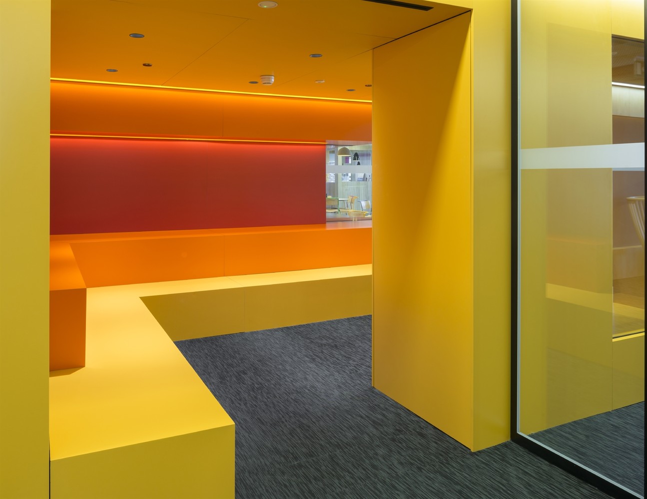 谷歌西班牙马德里办公室---酷图编号1290533