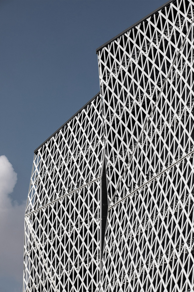 伊朗帕米达几何图形商务办公楼---酷图编号1293637