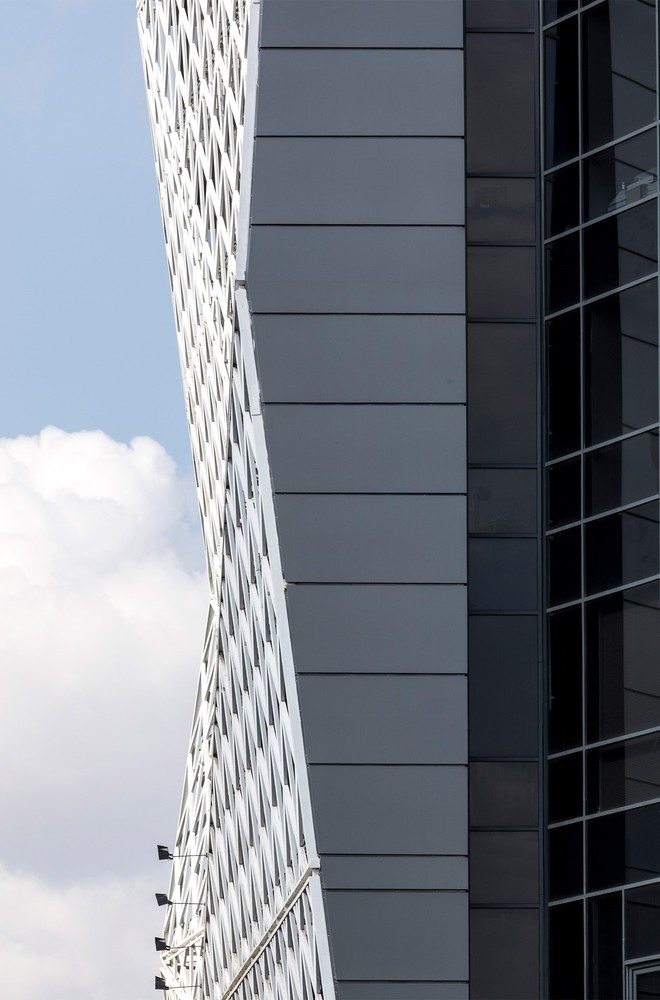 伊朗帕米达几何图形商务办公楼---酷图编号1293639