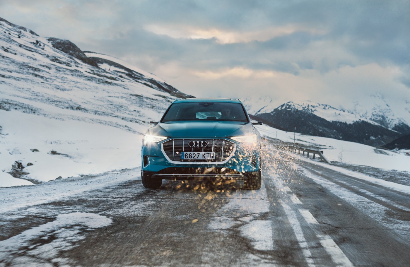 奥迪电动汽车的轨迹封面大图