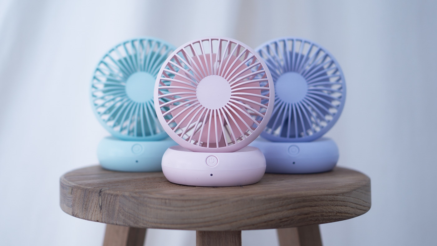 保持凉爽的迷你风扇图片