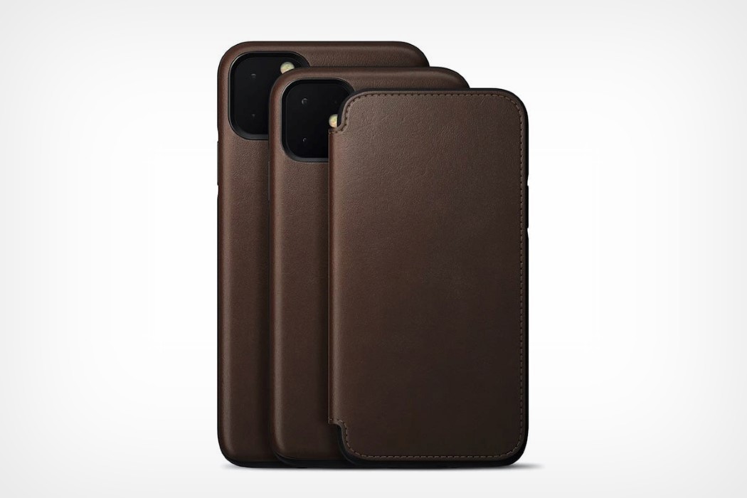 正面翻盖配有超细纤维内衬,可确保手机显示屏无刮擦,同时最多还可以携带6张卡片。外壳延长了智能手机的寿命,使其保持了新品的状态,而Horween皮革则随着时间的流逝发展出独特的铜绿,赋予您手机独特的个性!