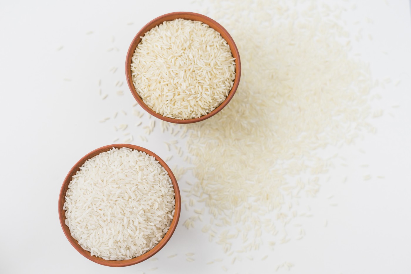 盛满大米的碗图片