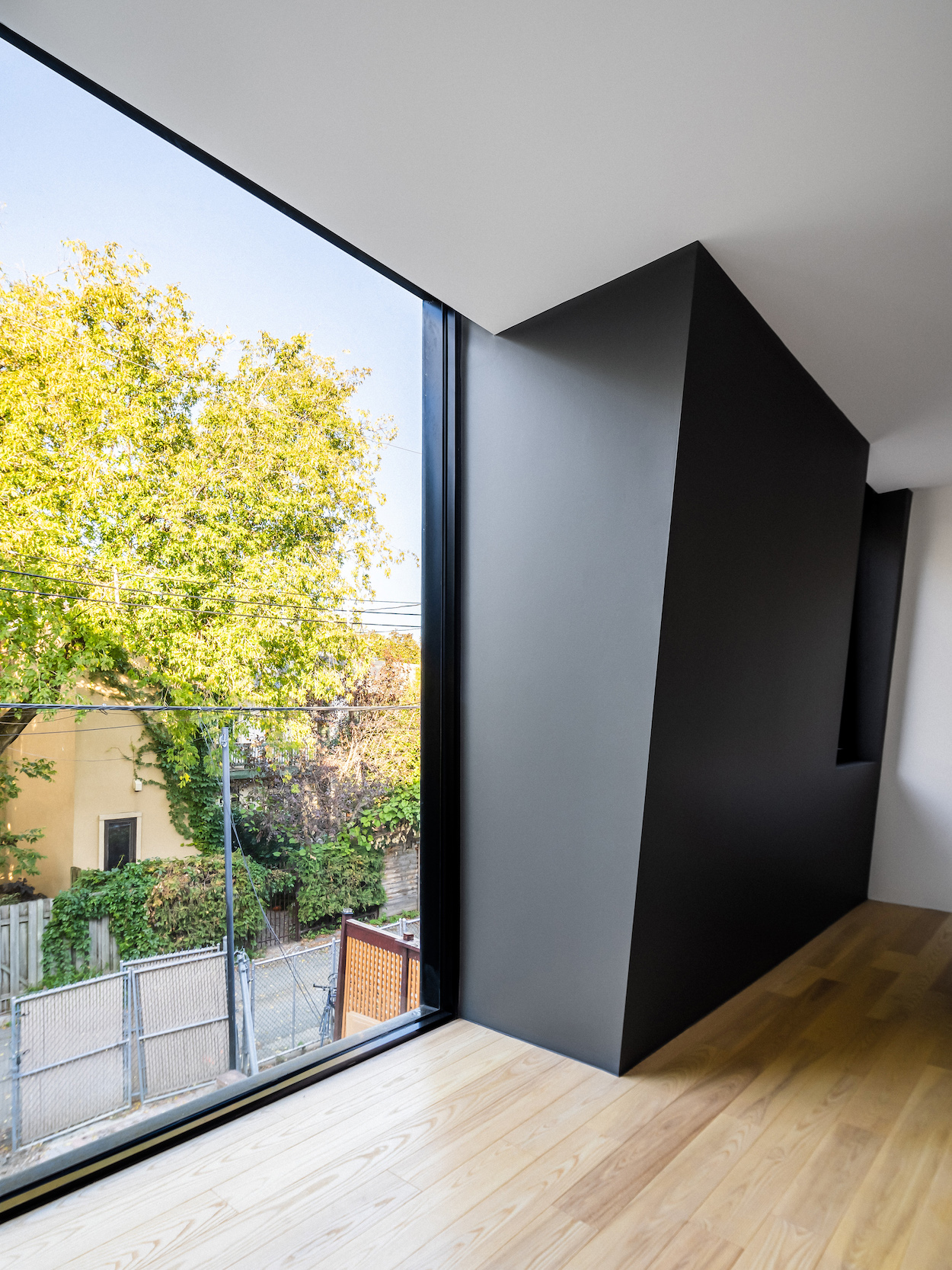 加拿大蒙特利尔的简约复式公寓---酷图编号4