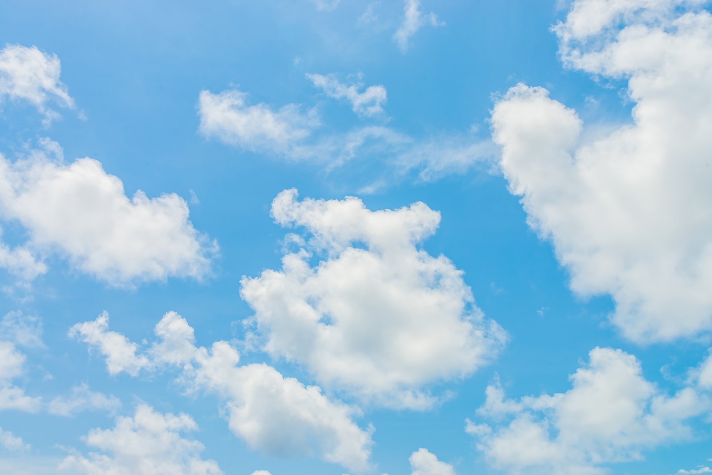 轻飘飘的白云图片