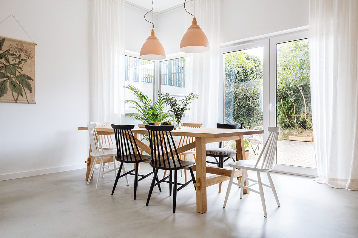 带有世纪中期现代主义风格的明亮公寓---酷图编号1