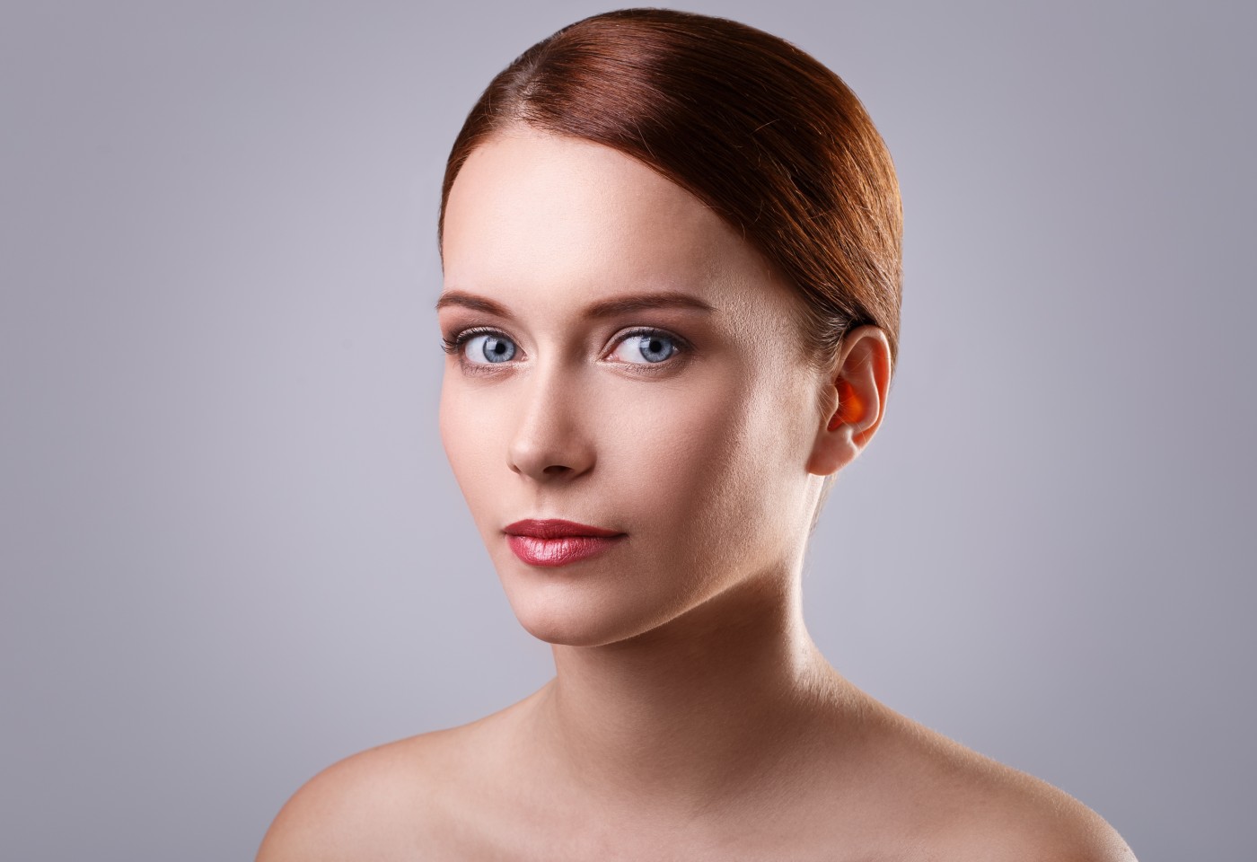 时尚盘头美容产品女人图片