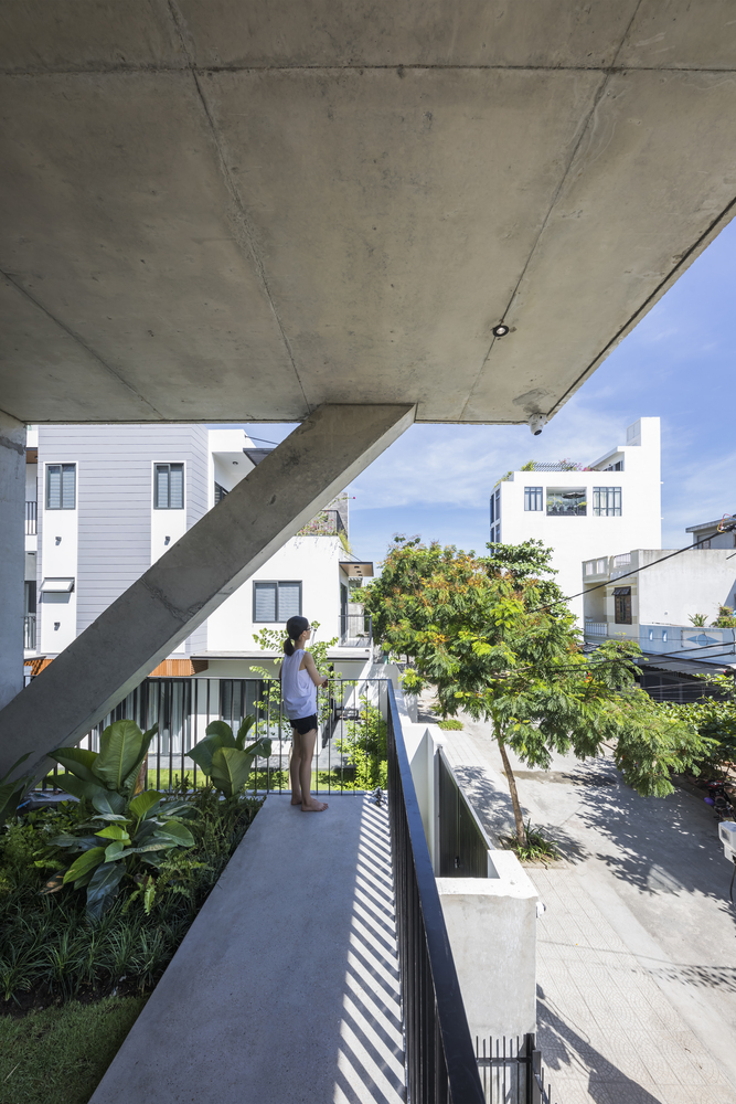 越南300平米混凝土一号宅---酷图编号1303907