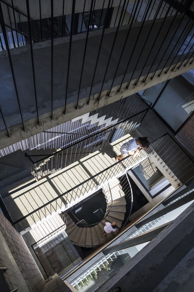 越南300平米混凝土一号宅---酷图编号1303915