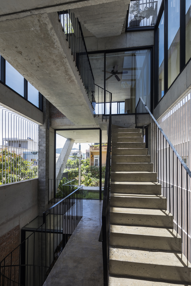 越南300平米混凝土一号宅---酷图编号1303931