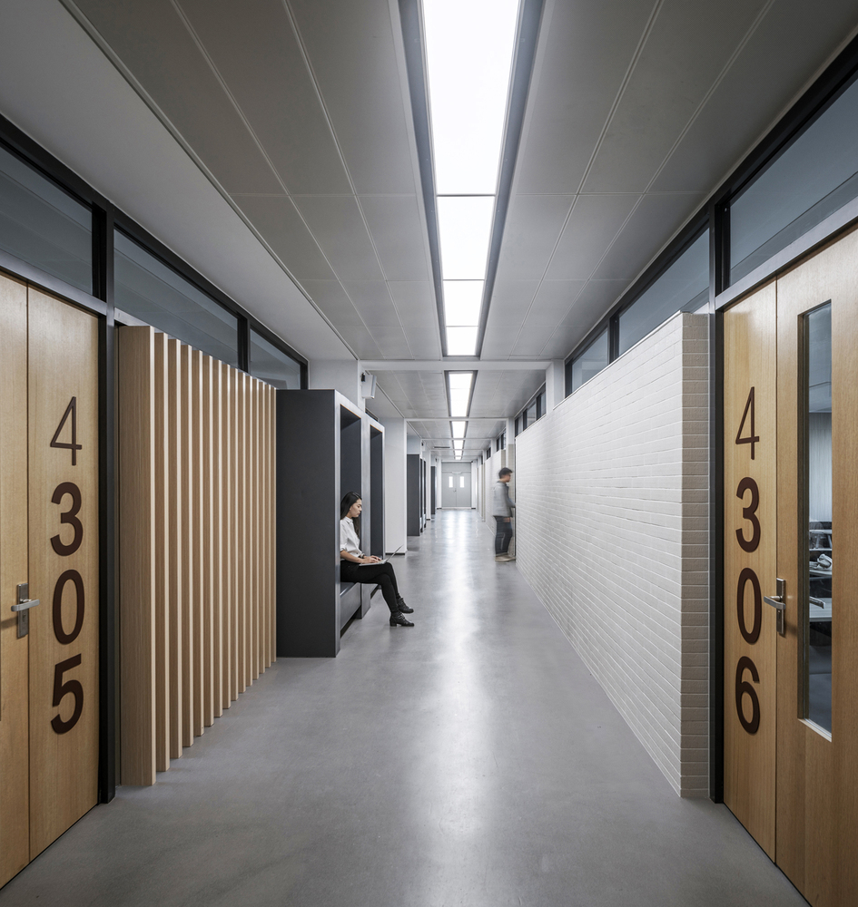 中国5000平米的清华大学第四教学楼室室内设计---酷图编号1307384