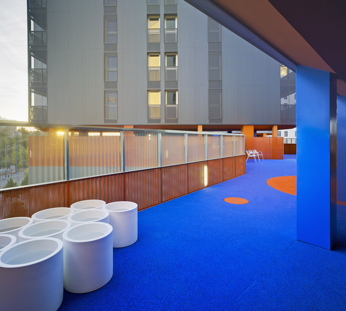 西班牙20000平米的几何住宅---酷图编号1308085