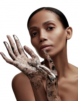 Trend Prive杂志周年纪念版-细腻的金铜色肌肤人像