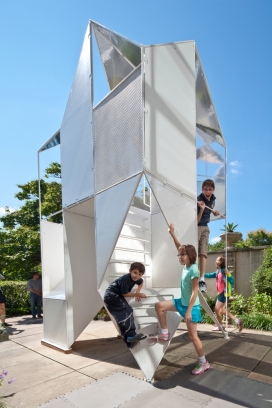 美国100平米几何镜面反射钢构滑滑梯