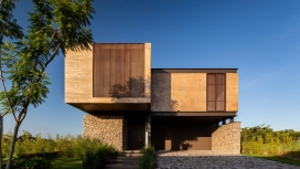 墨西哥乡村有角度的房子