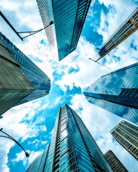 高清晰仰拍商务城市大厦壁纸