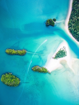 高清晰蓝色巴厘岛海域美景壁纸
