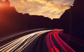 高清晰红黄车流光束壁纸