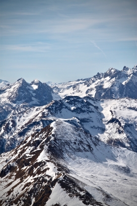 壮观的白色雪山