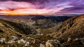 罗马尼亚石头山小镇