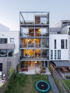 荷兰450平米的三代混居住宅