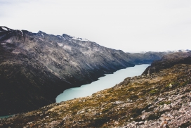 高清晰高山堰塞湖壁纸
