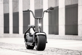 具有隐藏马力和最小无排放的Scrooser电动车