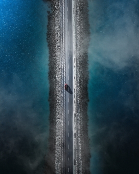 高空俯拍的马路