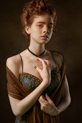 高清晰时尚吊带女孩壁纸