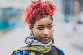 非洲红发女人
