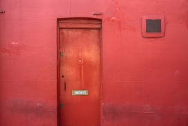 亮红色的门