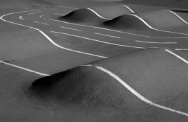 凸起来的马路包