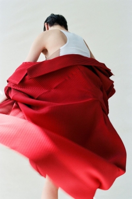 舞蹈的力量-VOGUE香港