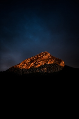 iMac电脑桌面壁纸山脉