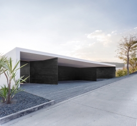 HW-Studio-隐藏在山后的房子