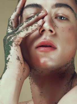 “珠圆”玉润人像