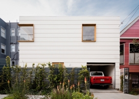 旧金山使命区一个年轻家庭的僻静现代圣殿