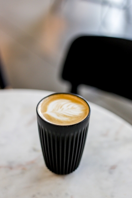 树叶形拉花咖啡