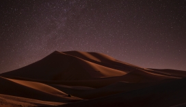 星空下的沙漠