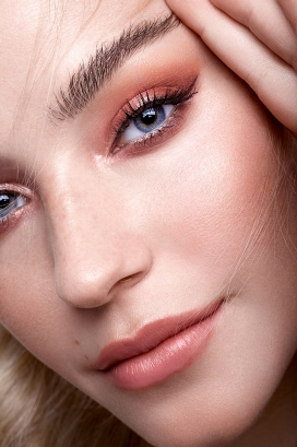 Isabelle Inveen-细滑金发人像