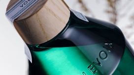 VODKA简约优雅玻璃加入方式的定制伏特加酒