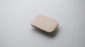 Yeongkyu Yoo创作的一系列极简主义钱包