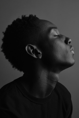 精致的非洲男子